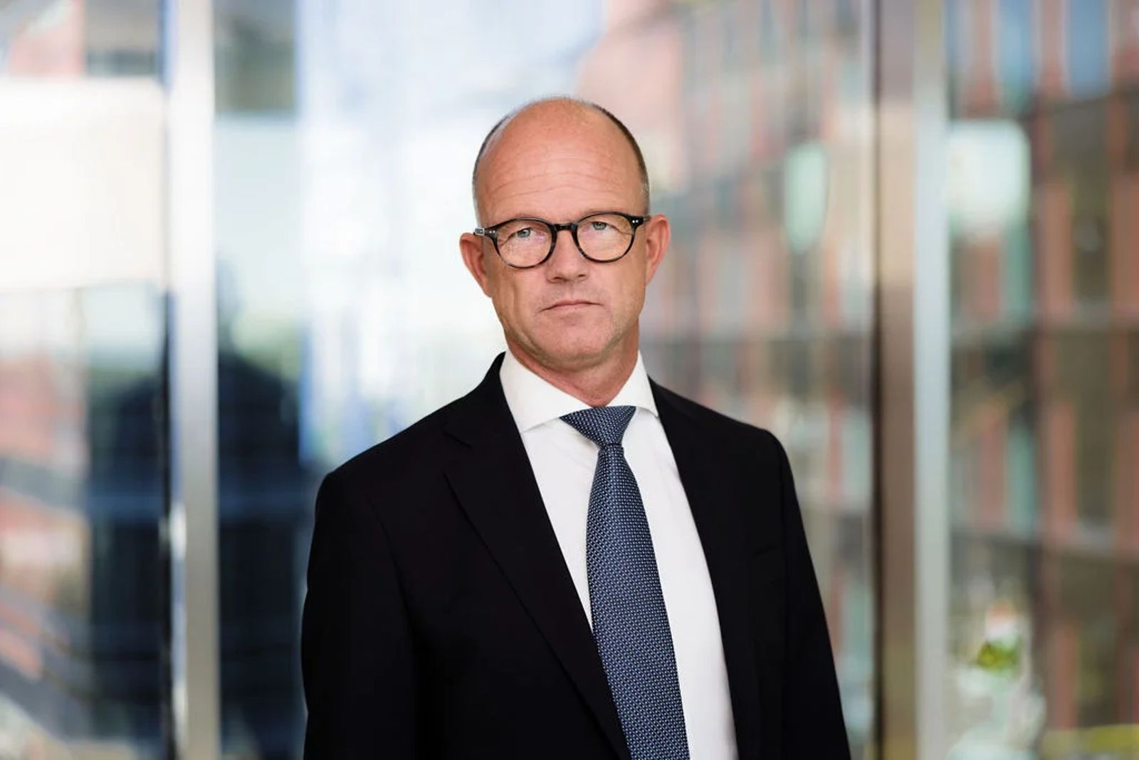 NHO-sjef Ole Erik Almlid mener at man ikke kan få både i pose og sekk, og peker på at reglene for deltid, overtid og fortrinnsrett henger tett sammen.