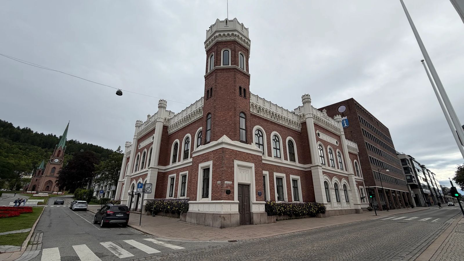 Drammen rådhus hvor kommunens avgjørelser tas. Foto: Henrik Moen Persson