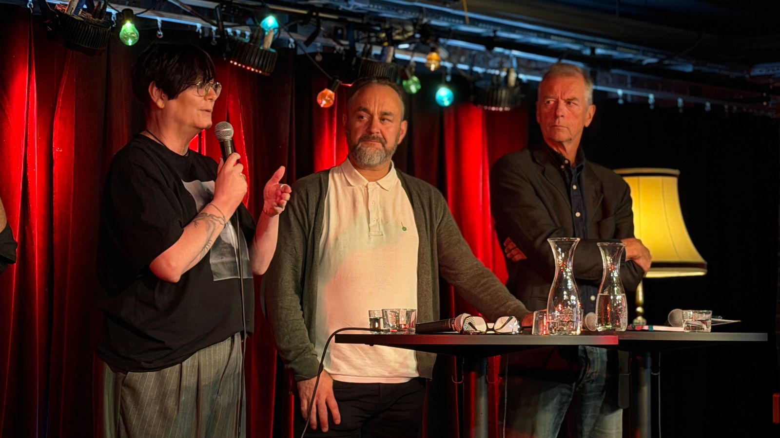 Paneldeltakerne diskuterte kulturnæring og byutvikling under Drammens første Kulturnæringsdag, med spørsmål om hvem som egentlig eier og former byen.