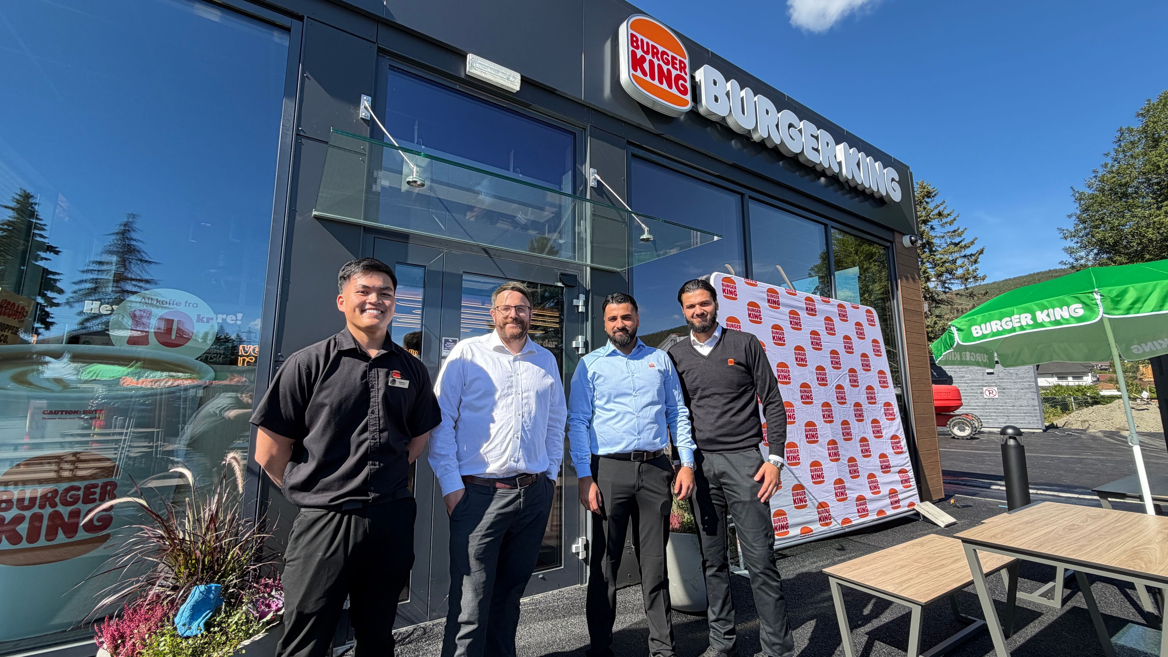 Christian Tran, Mads Kristian Billkvam, Jazeb Khan og Uzair Khan er sentrale skikkelser i området hos Burger King.